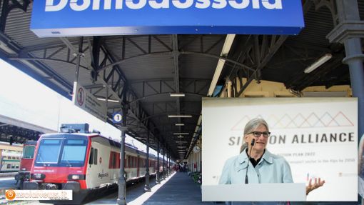 Un treno internazionale alla stazione di Domodossola, nel riquadro Maria Lezzi, segretaria di Stato e direttrice dell'Ufficio federale dello sviluppo territoriale Un treno internazionale alla stazione di Domodossola, nel riquadro Maria Lezzi, segretaria di Stato e direttrice dell'Ufficio federale dello sviluppo territoriale