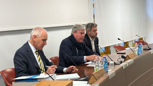 Rappresentanza sindaci dell'Asl, Songa: "I cinque eletti hanno posizioni diverse, si tornerà in stallo" Rappresentanza sindaci dell'Asl, Songa: "I cinque eletti hanno posizioni diverse, si tornerà in stallo"