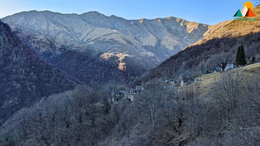 Escursione a Piaggia tra i Corti di Scareno Escursione a Piaggia tra i Corti di Scareno