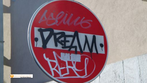 Rifatta la segnaletica verticale in città