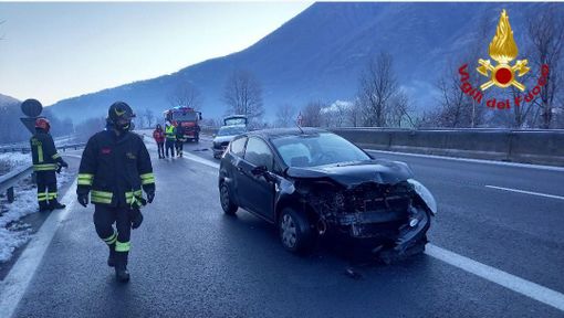 Superstrada ghiacciata, ennesimo incidente ad Anzola Superstrada ghiacciata, ennesimo incidente ad Anzola