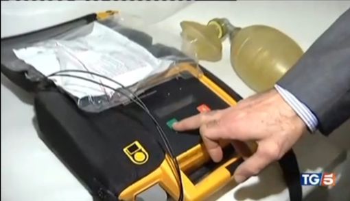 Dae, i Carabinieri verificano regolarità e manutenzione   VIDEO Dae, i Carabinieri verificano regolarità e manutenzione   VIDEO
