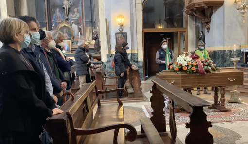 La Valle Vigezzo ha salutato il suo cantore. A Santa Maria il funerale di Benito Mazzi