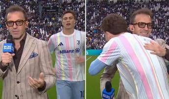 Juve-Atalanta, Del Piero-Yildiz e l'abbraccio prima del match Juve-Atalanta, Del Piero-Yildiz e l'abbraccio prima del match