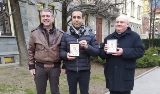 Domodossola, inaugurato il defibrillatore donato dal Civico Corpo Musicale Domodossola, inaugurato il defibrillatore donato dal Civico Corpo Musicale