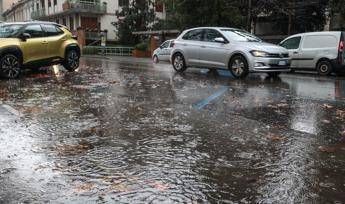 Maltempo, allerta arancione in Lombardia oggi: piogge e temporali al Sud Maltempo, allerta arancione in Lombardia oggi: piogge e temporali al Sud