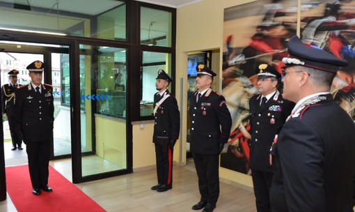 Il comandante interregionale dei carabinieri Riccardo Galletta in visita al comando provinciale