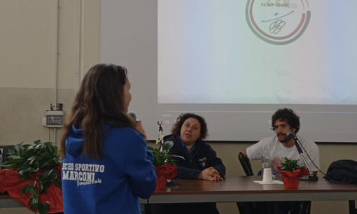 Lo sport è inclusione, il campione paralimpico Davide Bartolo Morana ha incontrato gli studenti domesi