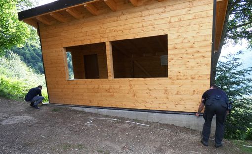 Re, associazione realizza una casetta abusiva. Denunciato un 61enne FOTO