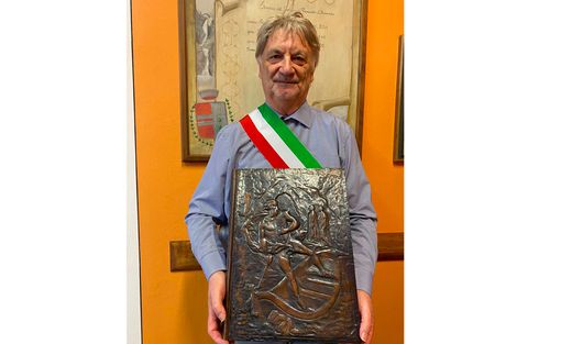 Un tesoro d’arte per la biblioteca di Premosello: una preziosa edizione della Divina Commedia Un tesoro d’arte per la biblioteca di Premosello: una preziosa edizione della Divina Commedia