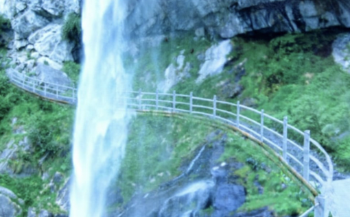 Antrona, chiusa la passerella del giro lago