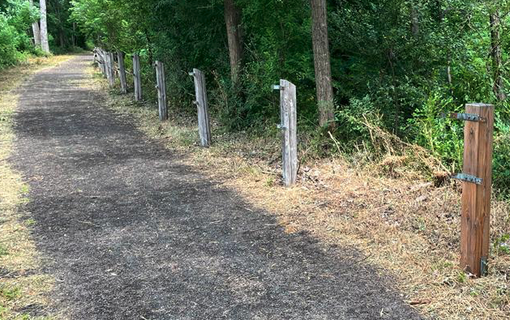 Pallanzeno, rubate le traverse della staccionata della ciclabile
