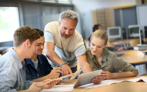 Formazione e orientamento: 1.100 gli studenti coinvolti nelle attività della Camera di Commercio Formazione e orientamento: 1.100 gli studenti coinvolti nelle attività della Camera di Commercio