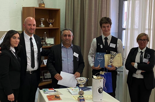 Allievo dell'alberghiero Rosmini secondo al concorso “Barman per un giorno” Allievo dell'alberghiero Rosmini secondo al concorso “Barman per un giorno”
