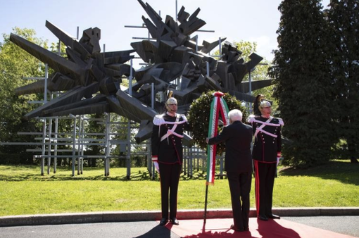 Il Presidente Mattarella e la Liberazione: la montagna come simbolo di resistenza e democrazia Il Presidente Mattarella e la Liberazione: la montagna come simbolo di resistenza e democrazia