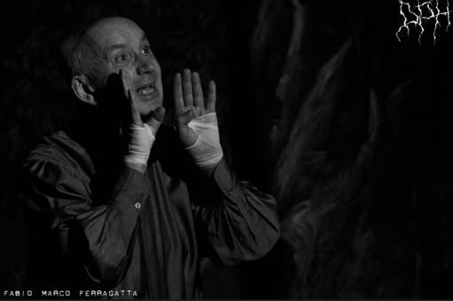 Giovanni Mongiano in scena a Malesco con il suo "No!Pirandello NO!" Giovanni Mongiano in scena a Malesco con il suo "No!Pirandello NO!"