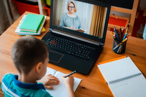 Snals Confsal: “Basta con i presidi-sceriffo. Intervengano Prefetti e Direttore USR: in zona rossa didattica solo a distanza”