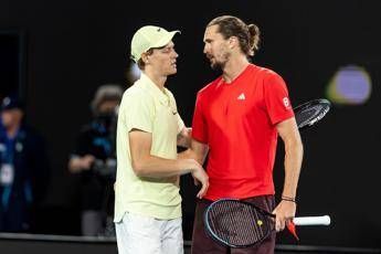 Zverev 'segue' Federer e attacca: "I tornei favoriscono Sinner e Alcaraz con le superfici". La risposta di Jannik Zverev 'segue' Federer e attacca: "I tornei favoriscono Sinner e Alcaraz con le superfici". La risposta di Jannik