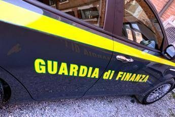 In un bunker a Cassino la più grande fabbrica clandestina di sigarette: sequestrate 300 tonnellate