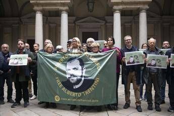 Alberto Trentini da un anno in carcere in Venezuela, la madre: "Il governo si è speso poco per mio figlio"