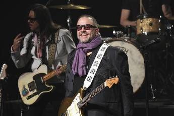 Morto Raul Malo, voce dei Mavericks e icona del country latino