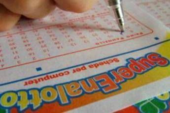Superenalotto, numeri e combinazione vincente 23 gennaio