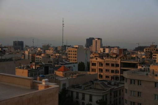 Israele attacca l’Iran, Teheran lancia 100 droni