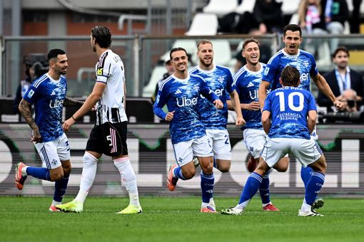 La Juve cade a Como, decidono i gol di Kempf e Nico Paz