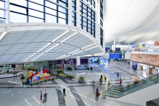 Cina: inaugurato a Urumqi centro di servizi aeroportuali per arrivi stranieri