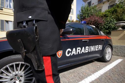 Violenta e maltratta anziani in casa riposo, arrestato operatore sanitario a Capri