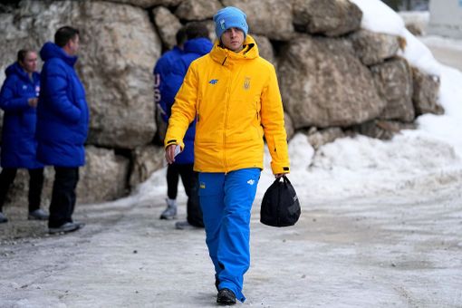 Milano-Cortina, escluso l’ucraino Heraskevych per il caso del casco commemorativo Milano-Cortina, escluso l’ucraino Heraskevych per il caso del casco commemorativo
