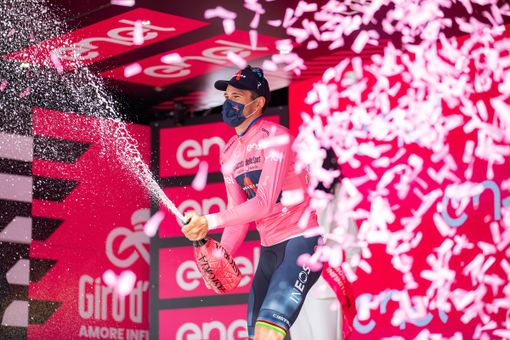 E' di Filippo Ganna la prima Maglia Rosa del Giro d'Italia 2021