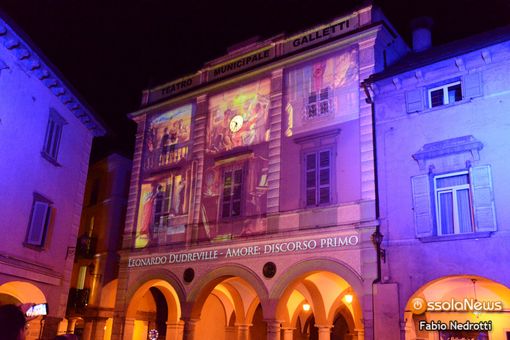 Ultima serata per l'affresco di luce su Teatro Galletti