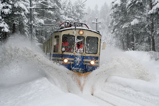 Maltempo e forti nevicate: sospesa la circolazione sulla tratta italiana della Vigezzina-Centovalli