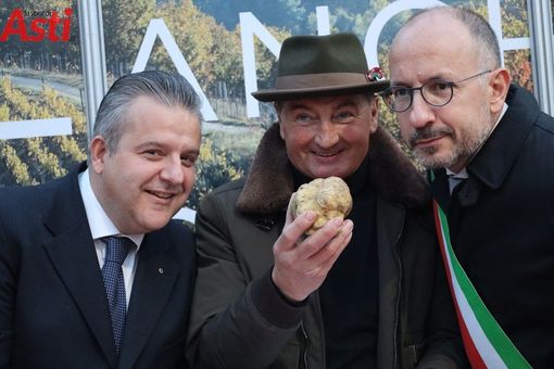 Un tartufo di 390 grammi e un piatto da 1691, i vincitori della Fiera del Tartufo di Asti. Continua 'I gioielli del territorio' [FOTOGALLERY]