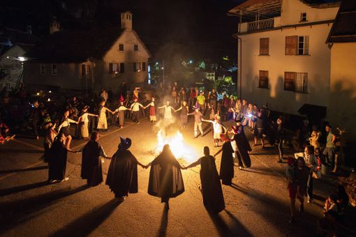 Un grande successo per “Le Streghe della Valle Antigorio” FOTO Un grande successo per “Le Streghe della Valle Antigorio” FOTO