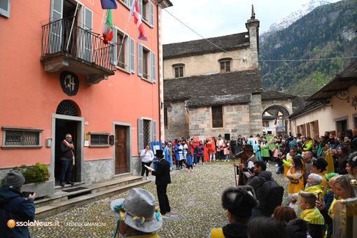 Inaugurato il Palio degli Asini di Varzo: Coggia vince la prova cronometrata FOTO Inaugurato il Palio degli Asini di Varzo: Coggia vince la prova cronometrata FOTO