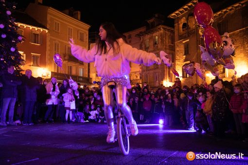Feste natalizie, sabato 26 novembre si accende l'albero di piazza Mercato