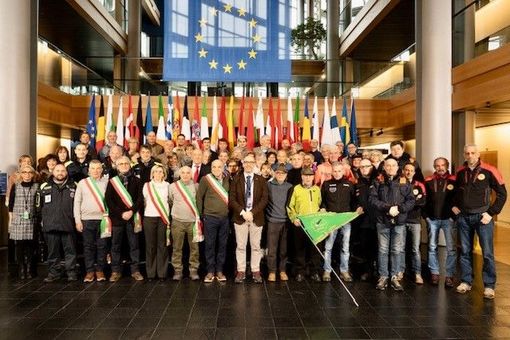 Delegazione di amministratori e associazioni del Vco al Parlamento Europeo Delegazione di amministratori e associazioni del Vco al Parlamento Europeo