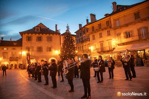 Santa Cecilia, la banda domese torna a suonare per le vie della città  FOTO