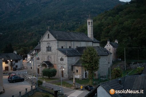 &quot;Natale sotto il campanile&quot;: una mostra di presepi e alberi artigianali