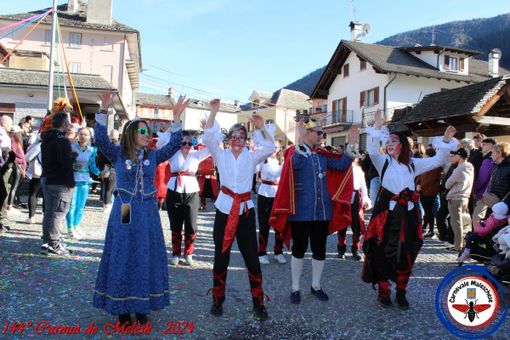 Grande partecipazione allo storico Carnuà de Melesk FOTO