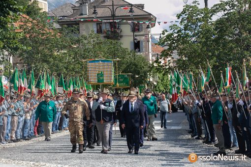 Domo ha reso onore alle sue penne nere FOTO E VIDEO Domo ha reso onore alle sue penne nere FOTO E VIDEO