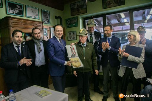 Termina circondato dagli Alpini il giro del presidente Cirio nel Vco   FOTO e VIDEO