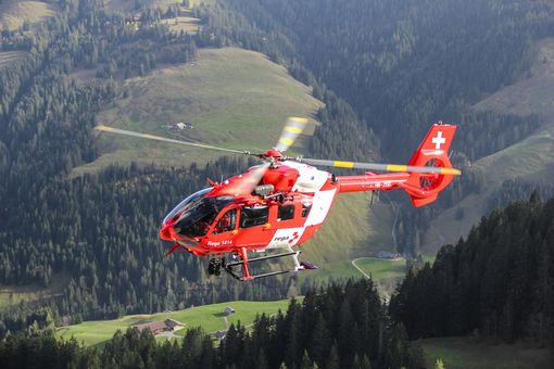 Canton Ticino, si immerge nel fiume e finisce sott'acqua: 33enne gravissimo Canton Ticino, si immerge nel fiume e finisce sott'acqua: 33enne gravissimo