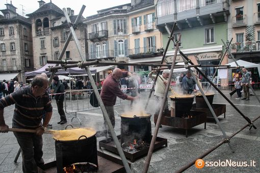 Domodossola, torna la Festa d’Autunno in Piazza Mercato Domodossola, torna la Festa d’Autunno in Piazza Mercato