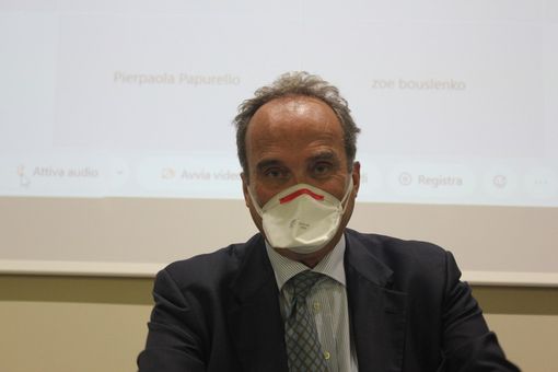 Coronavirus, Di Perri: "Terza dose unica opzione contro la quarta ondata"