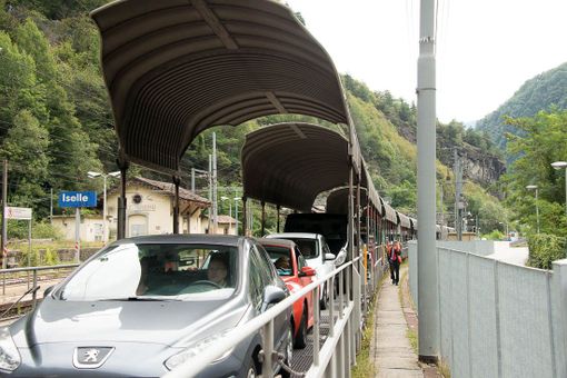 Svizzera, fideiussioni della Confederazione alle società che gestiscono i treni navetta