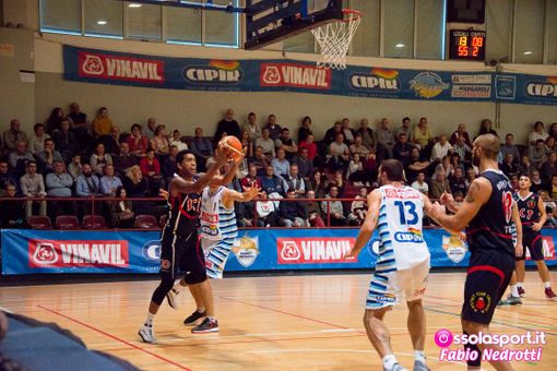 Vinavil Cipir, esordio casalingo con vittoria