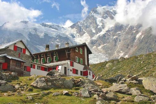Il rifugio Zamboni-Zappa compie 100 anni Il rifugio Zamboni-Zappa compie 100 anni